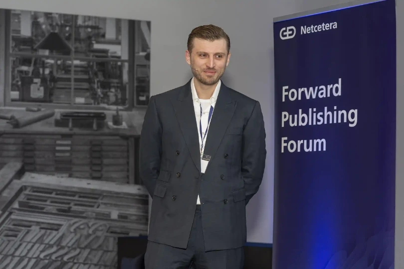 Artur Burgardt presenting